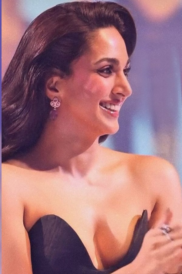 Kiara Advani and Karan Johar stole the show in all-black looks: Photos9