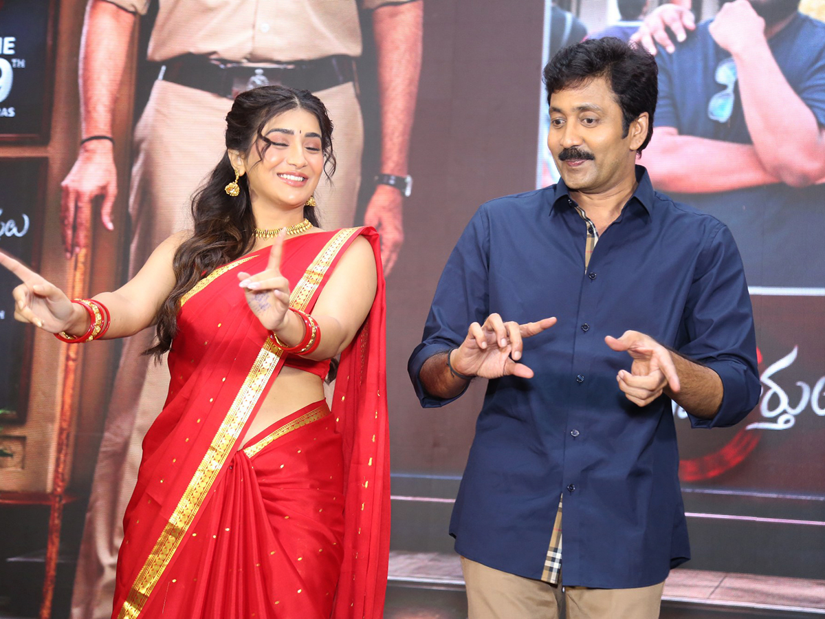 Vadde Naveen Transfer Trimurthulu Movie Pre Release Event Photos 22