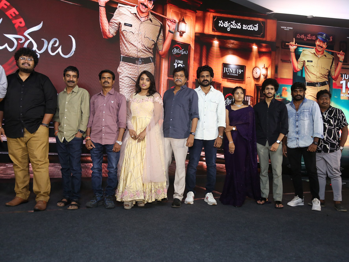 Vadde Naveen Transfer Trimurthulu Movie Pre Release Event Photos 6