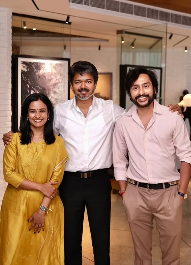 A Complete Photos Gallery Of Celebrities Who Met Vijay After He Became CM Of Tamil Nadu15