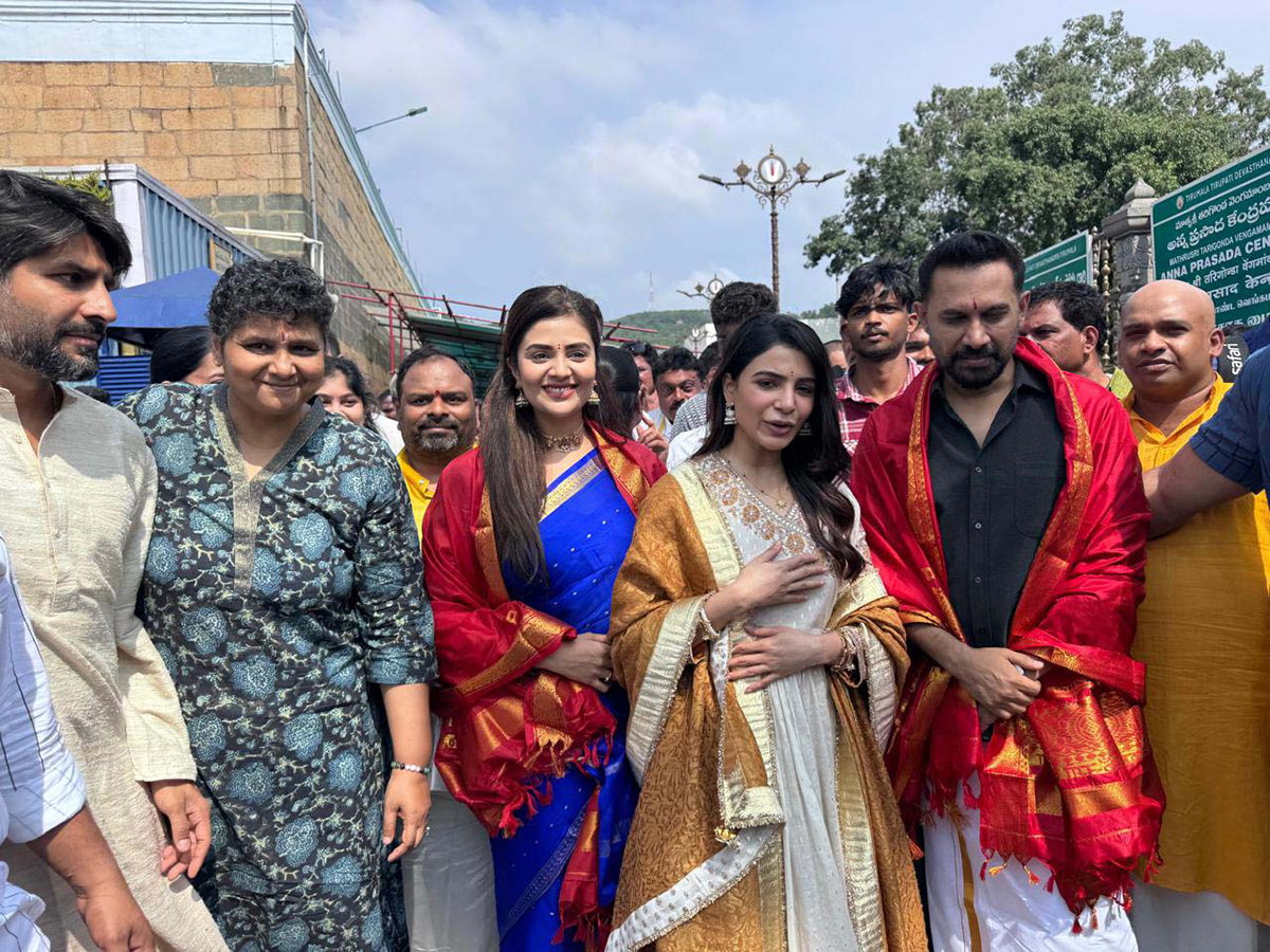 Actress Samantha Husband Raj Nidimoru, Sreemukhi in Tirumala2