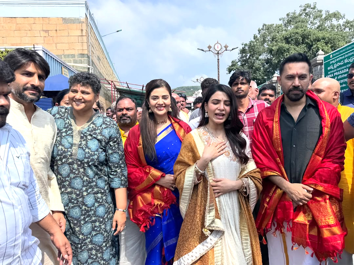 Actress Samantha Husband Raj Nidimoru, Sreemukhi in Tirumala21