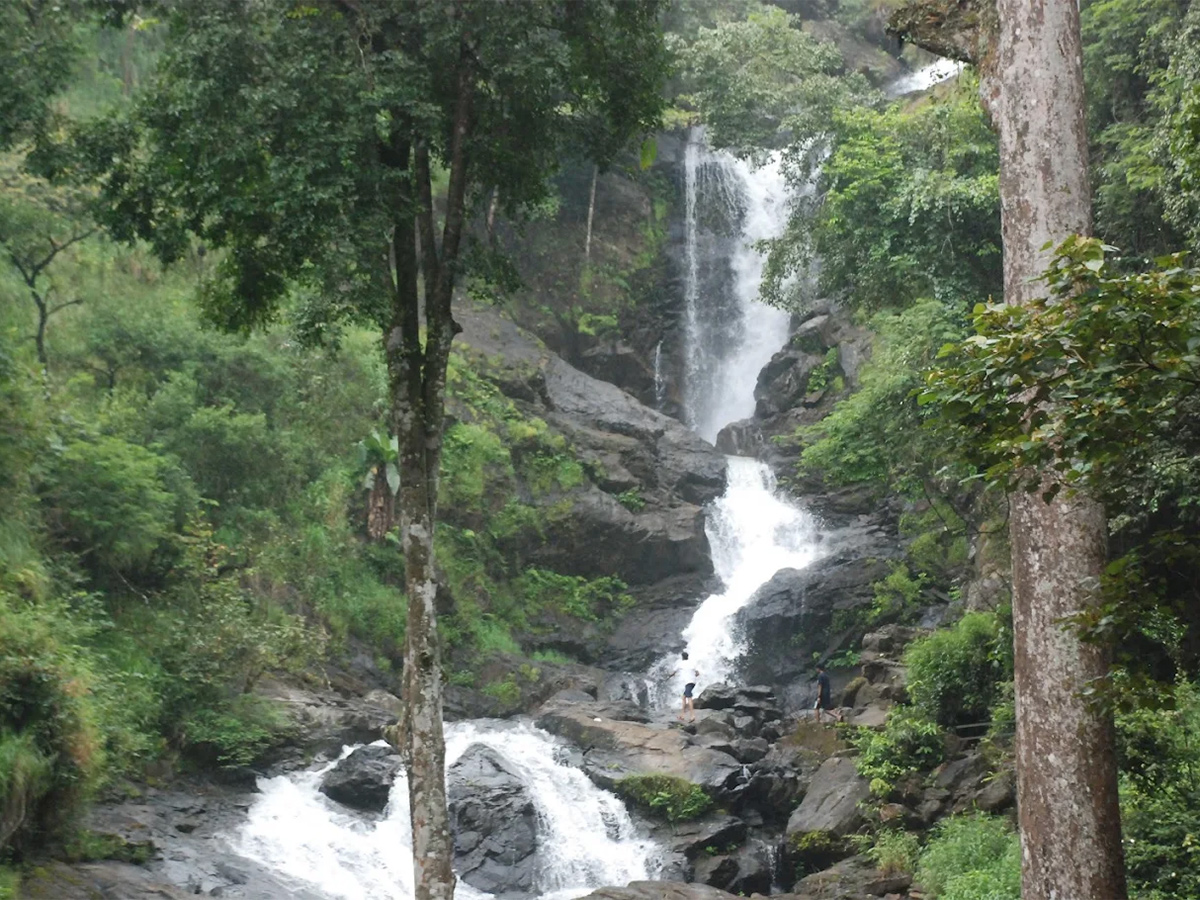 Karnataka Tourism : Waterfall in Karnataka HD Photos3