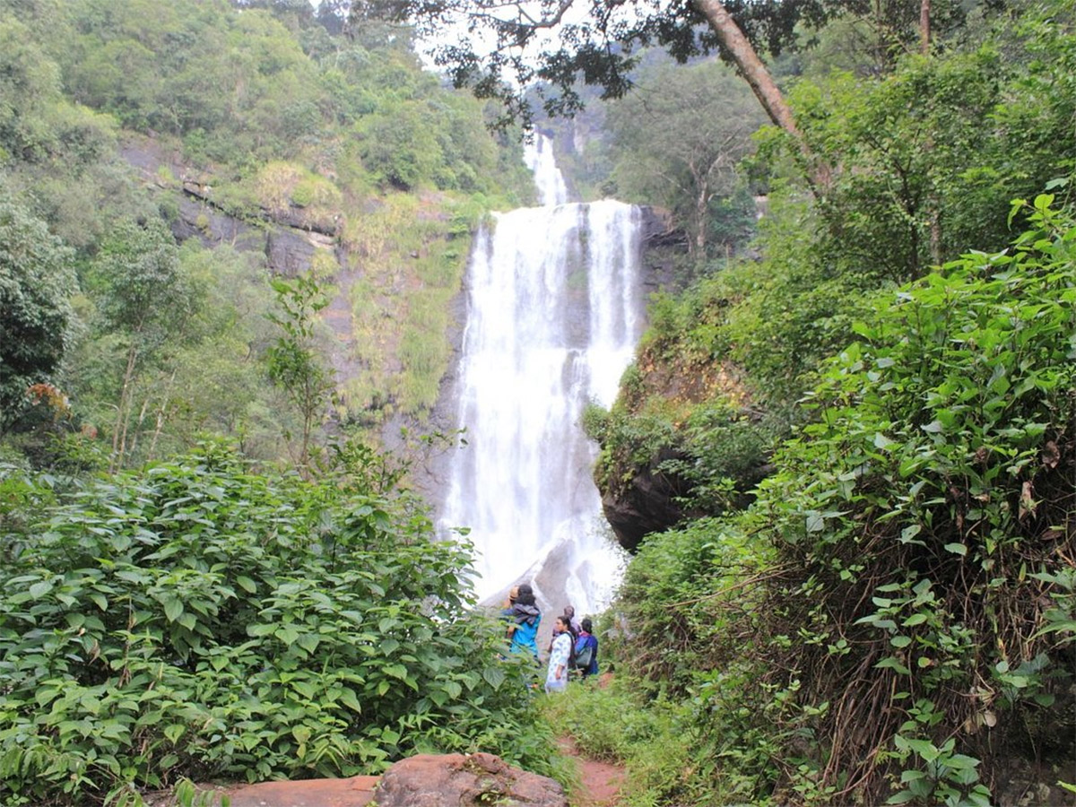 Karnataka Tourism : Waterfall in Karnataka HD Photos7