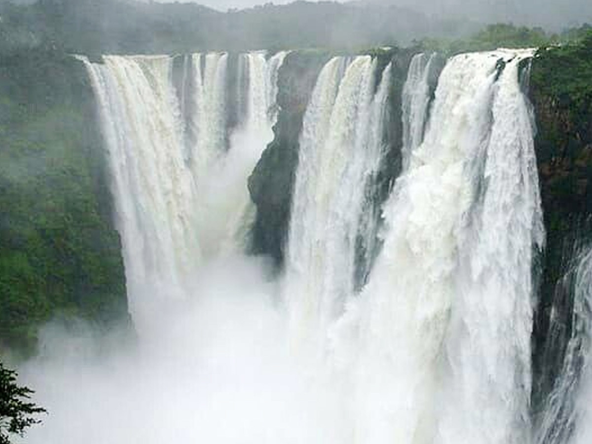 Karnataka Tourism : Waterfall in Karnataka HD Photos9