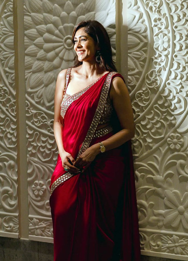 Anarkali ,Saree or Kurta  After Mrunal, No One Does It Better Photos..9