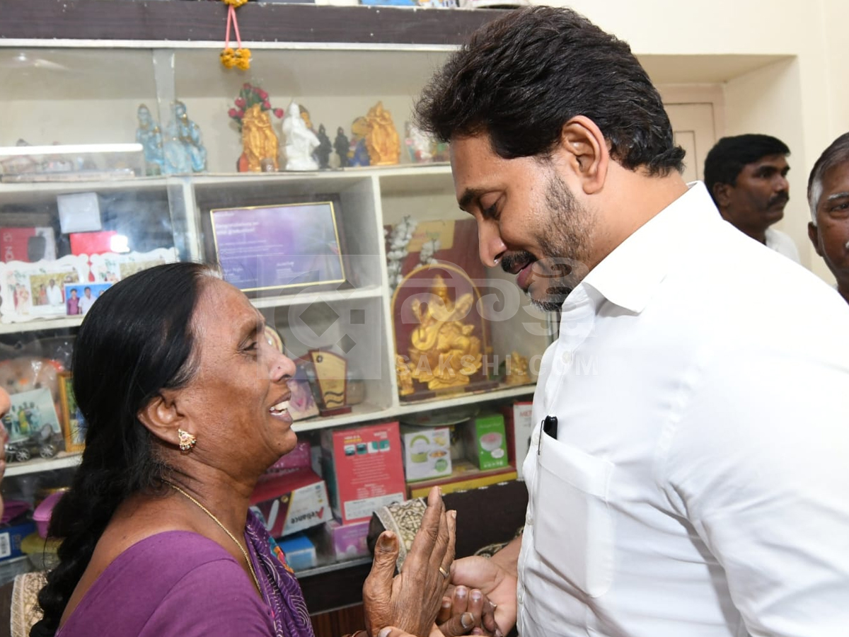 YS Jagan Consoles Sai Krishna Mother Vijayalakshmi At Her Home Photos17