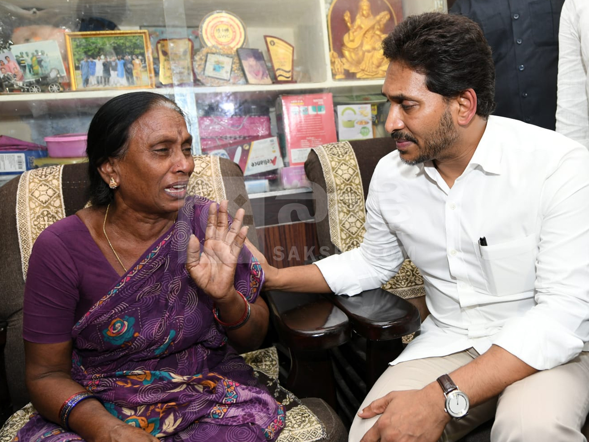 YS Jagan Consoles Sai Krishna Mother Vijayalakshmi At Her Home Photos3