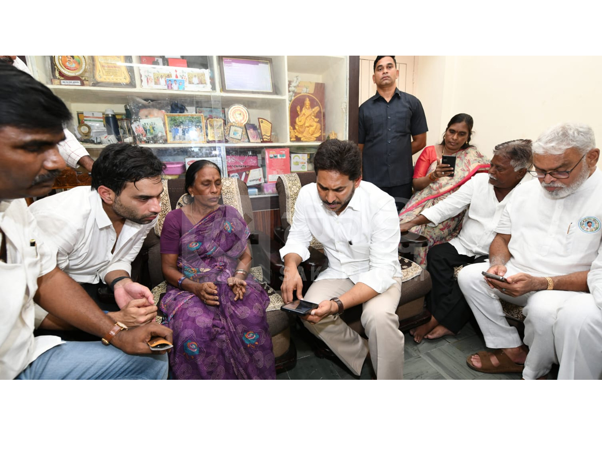 YS Jagan Consoles Sai Krishna Mother Vijayalakshmi At Her Home Photos10