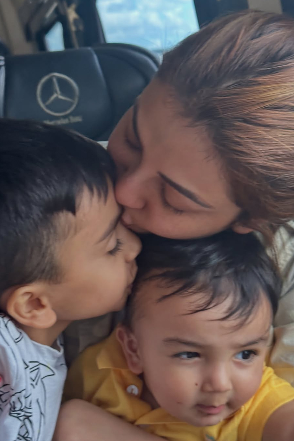  Actress Kajal Aggarwal Birthday Celebrations With Family Photos3
