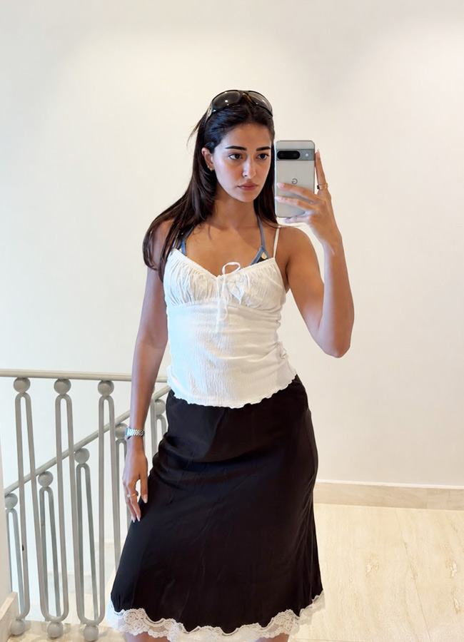 Liger Actress Ananya Panday Enjoys a Vacation in Monaco Photos..4