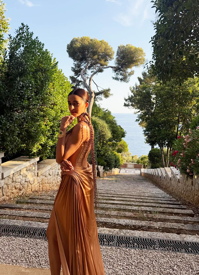 Liger Actress Ananya Panday Enjoys a Vacation in Monaco Photos..6