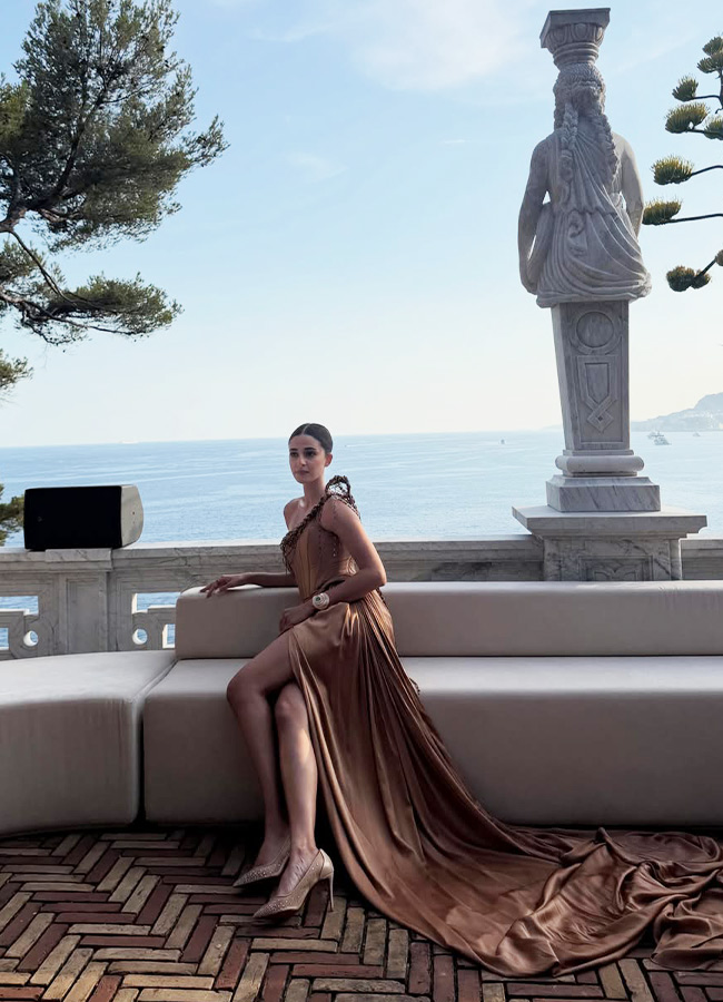 Liger Actress Ananya Panday Enjoys a Vacation in Monaco Photos..7