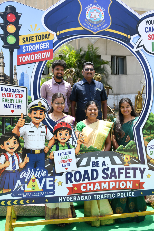 CP sajjanar warning on Minor Driving safe school envinronment in Hyderabad Photos 16