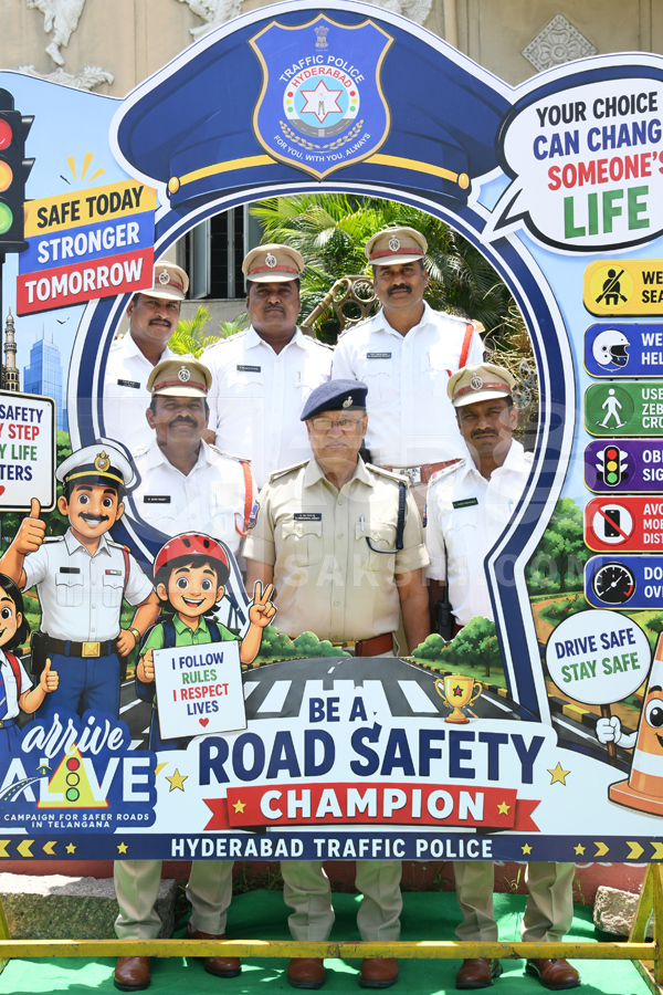 CP sajjanar warning on Minor Driving safe school envinronment in Hyderabad Photos 17