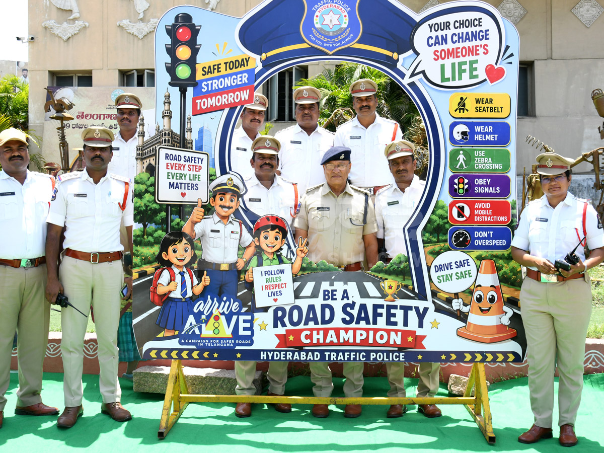 CP sajjanar warning on Minor Driving safe school envinronment in Hyderabad Photos 18