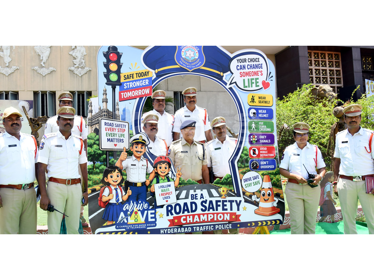 CP sajjanar warning on Minor Driving safe school envinronment in Hyderabad Photos 19
