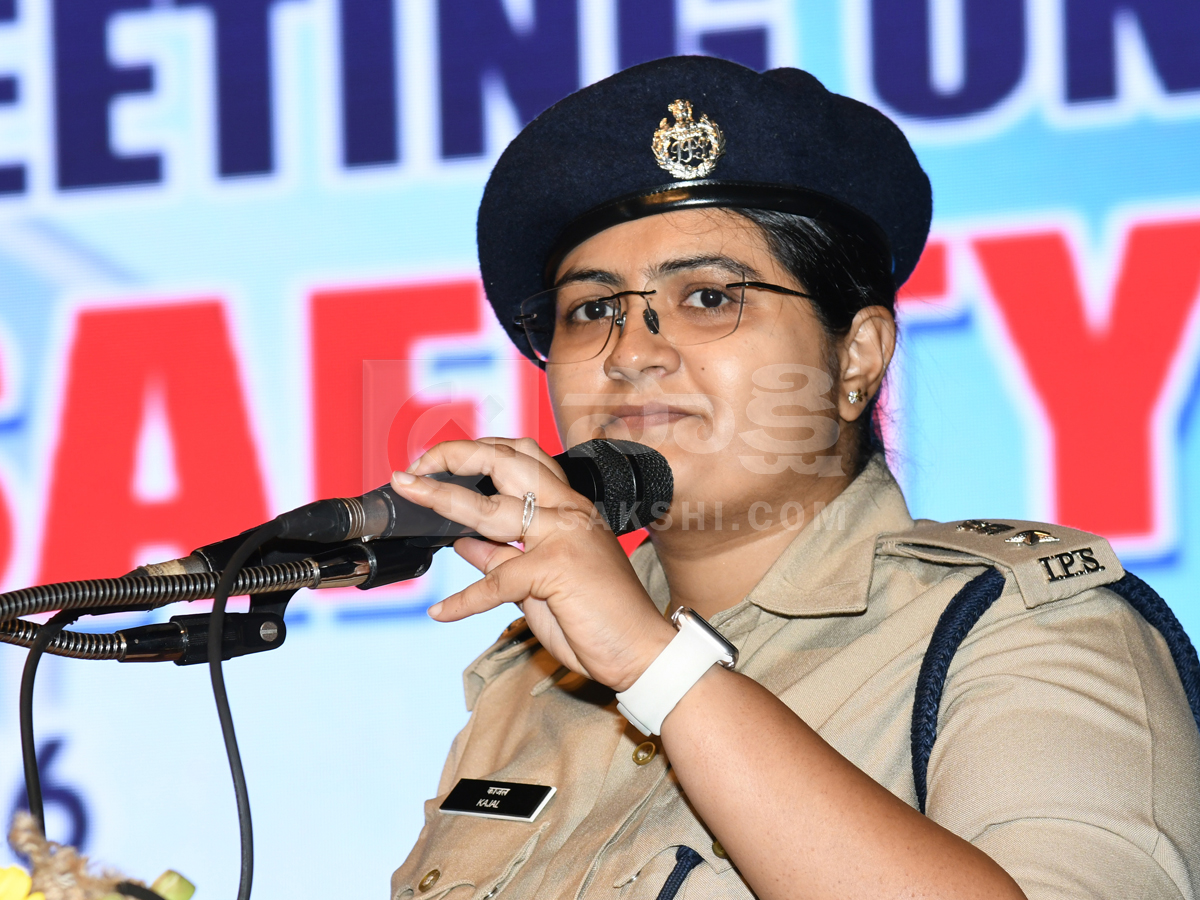 CP sajjanar warning on Minor Driving safe school envinronment in Hyderabad Photos 2