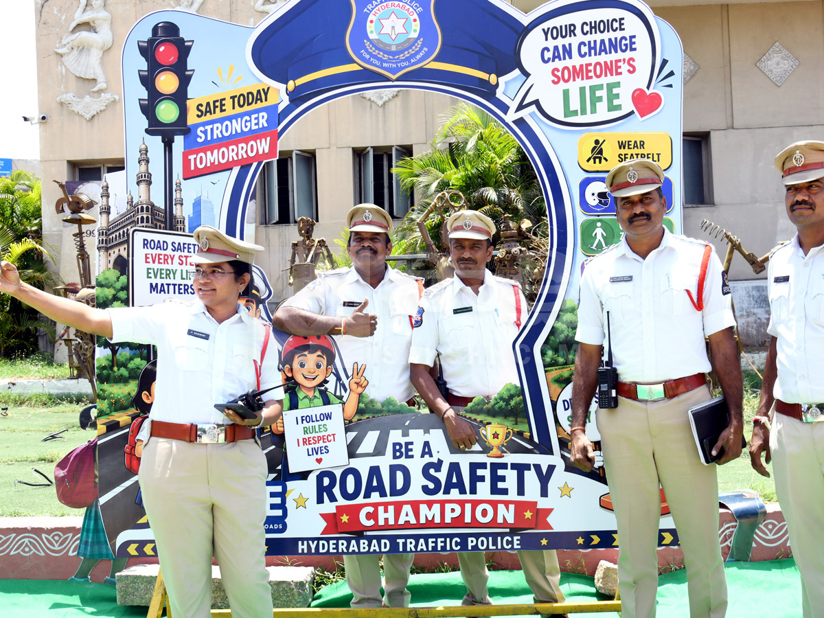 CP sajjanar warning on Minor Driving safe school envinronment in Hyderabad Photos 21