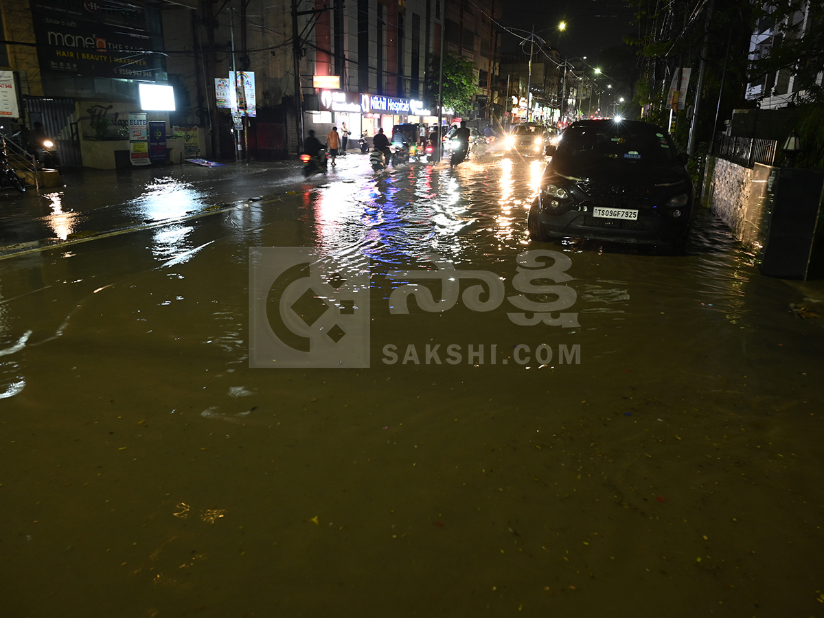 Heavy Rain in Hyderabad Yesterday Night4