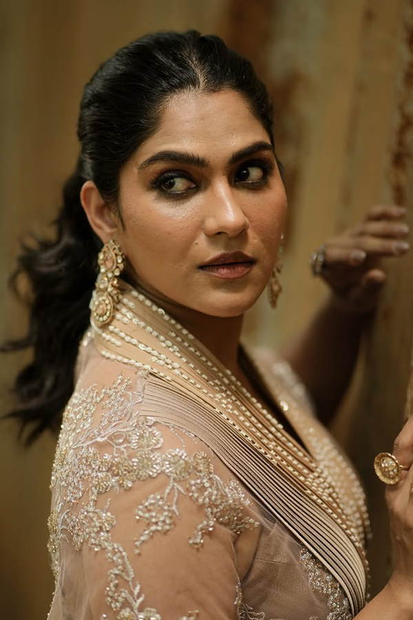 Intresting Facts About Actress swasika Details Photos13