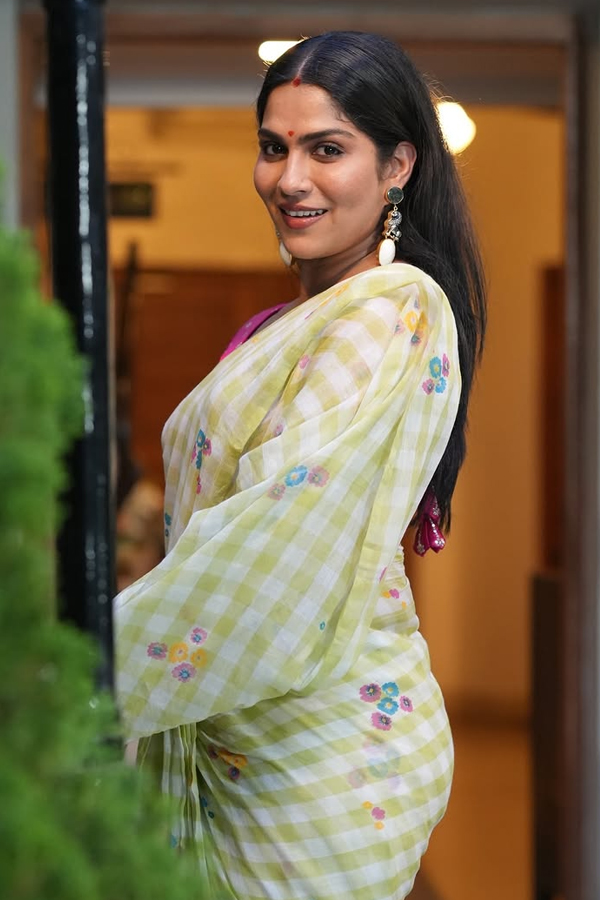 Intresting Facts About Actress swasika Details Photos16