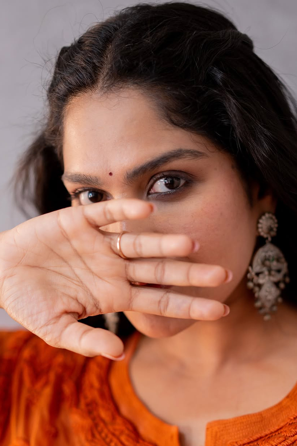 Intresting Facts About Actress swasika Details Photos4