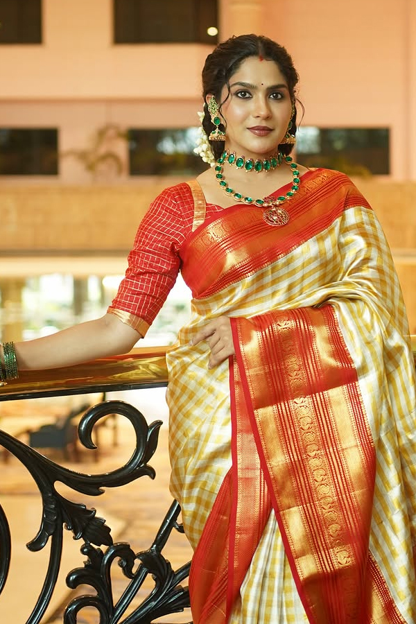 Intresting Facts About Actress swasika Details Photos10
