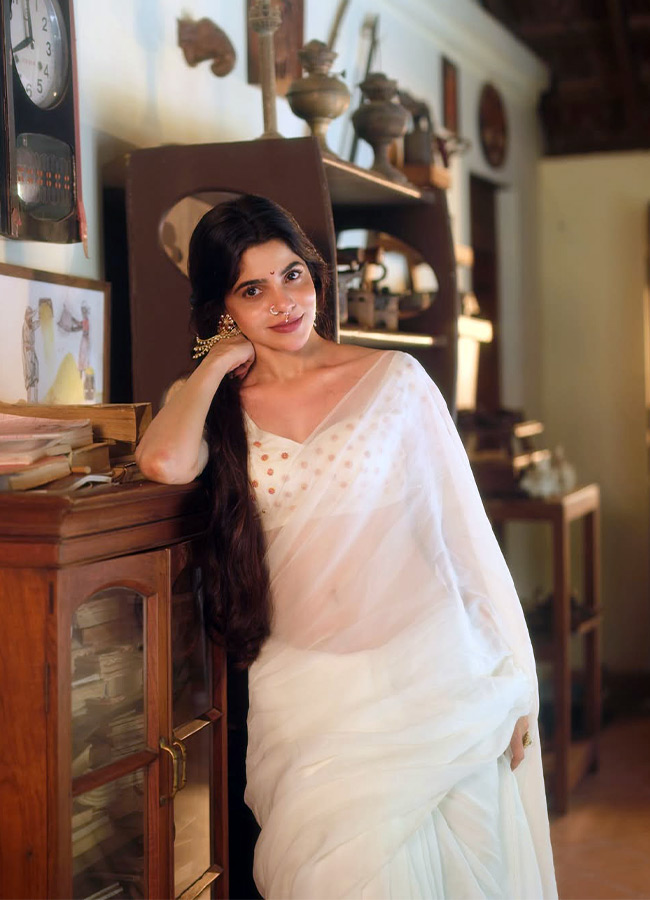 Divya Bharathi Shines In White Saree Photos6