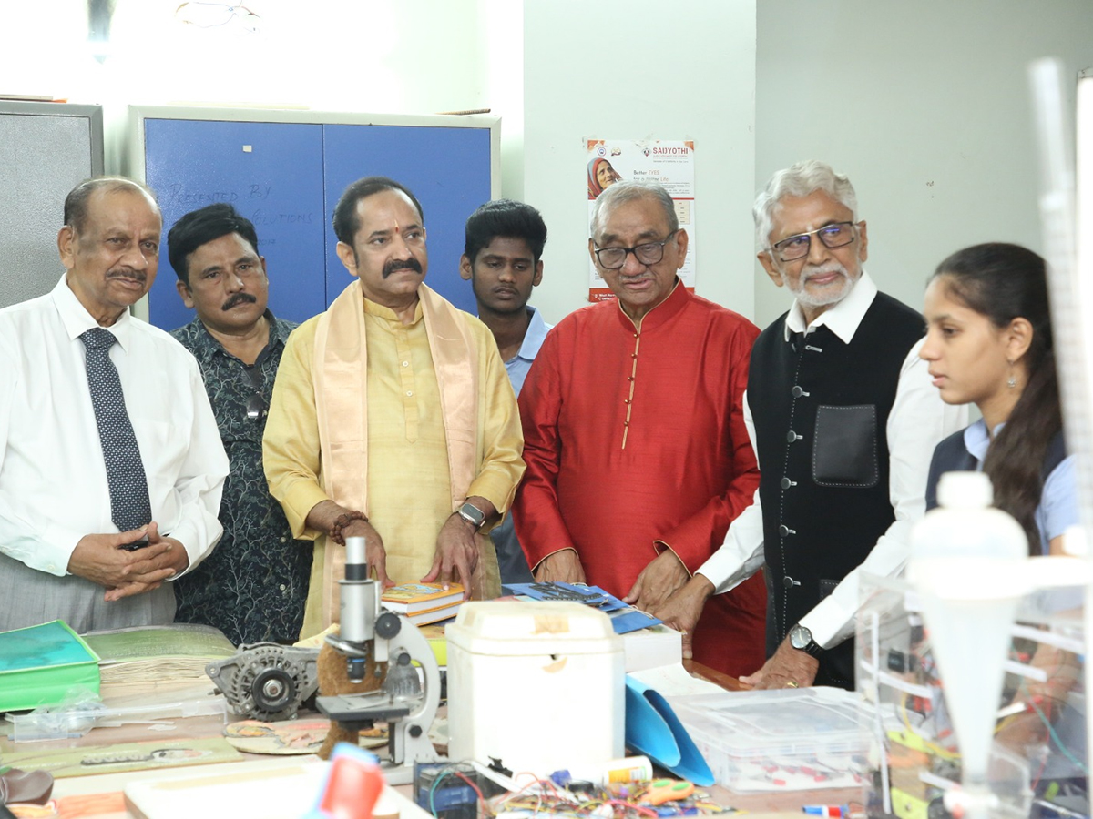 Murali Mohan Celebrated His 61st Wedding Anniversary2