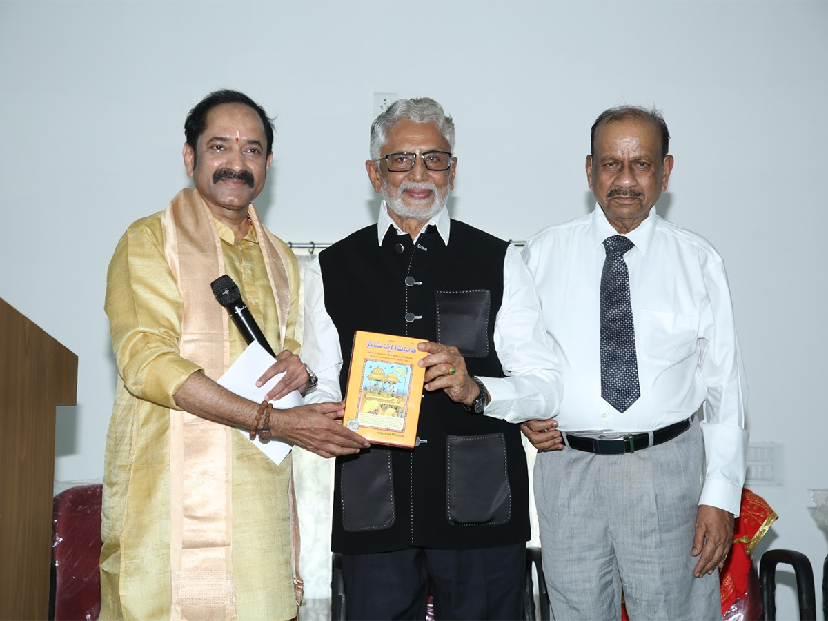 Murali Mohan Celebrated His 61st Wedding Anniversary6