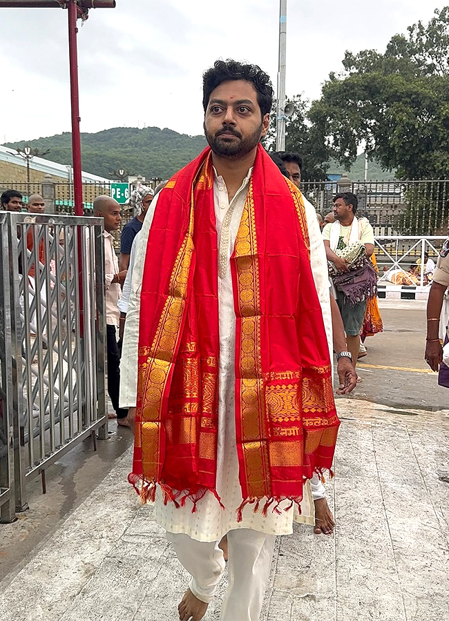Nandamuri Mokshagna Teja Visited Tirumala Today11