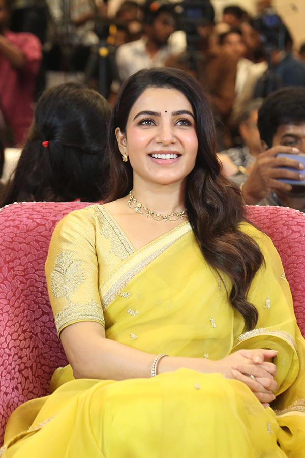 Actress Samantha is Trending photos10
