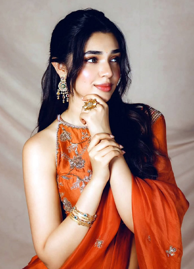 Krithi Shetty Shines with Her Dusky Glow Photos12