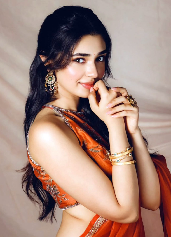 Krithi Shetty Shines with Her Dusky Glow Photos14