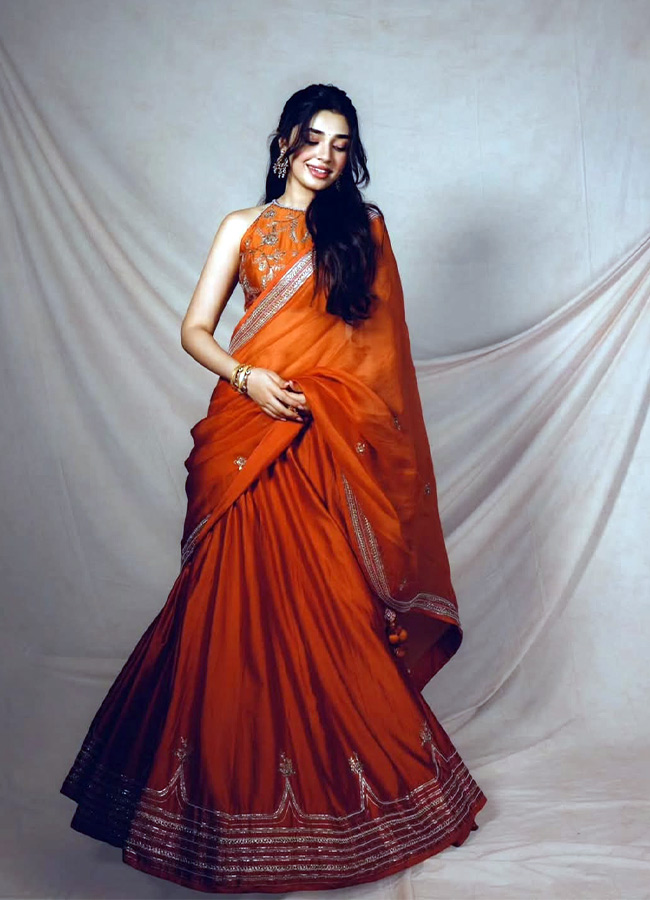 Krithi Shetty Shines with Her Dusky Glow Photos5