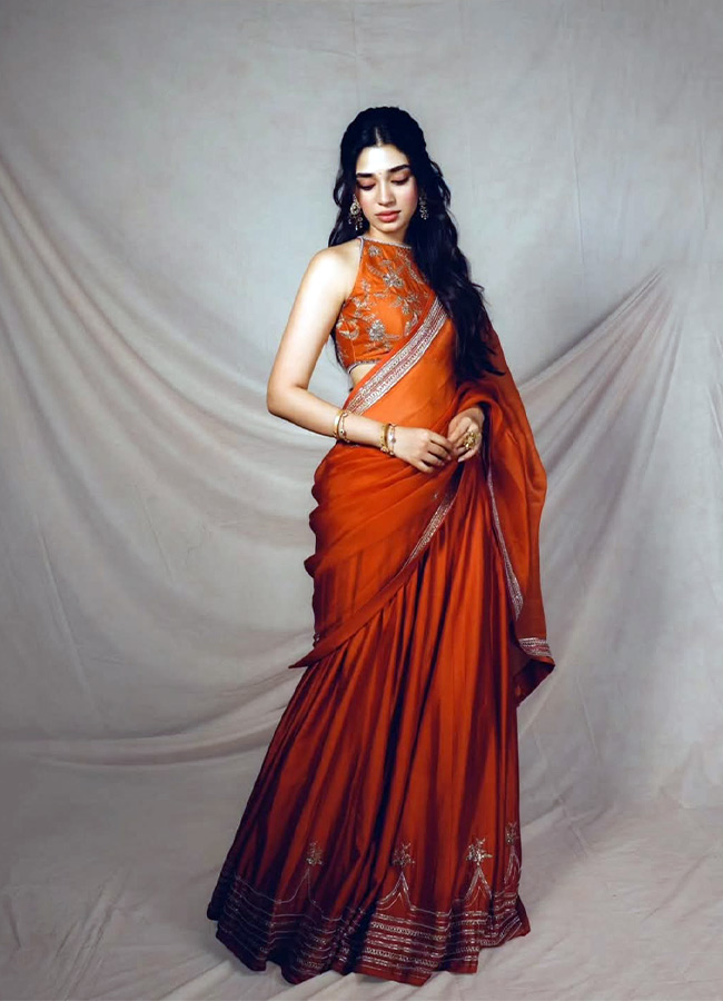 Krithi Shetty Shines with Her Dusky Glow Photos6