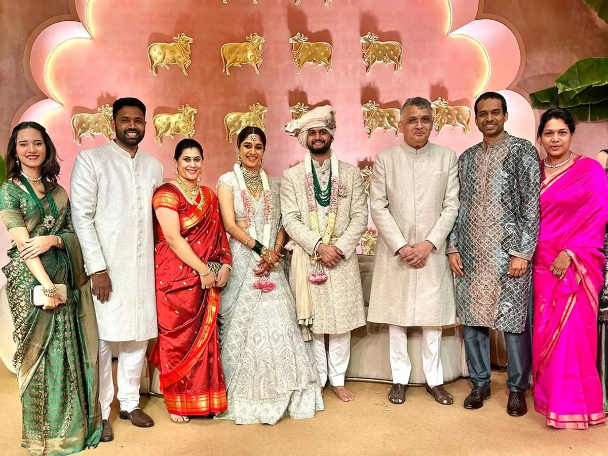 Political Leaders And officials Attend Supriya Sule Daughter Wedding in Mumbai Photos16