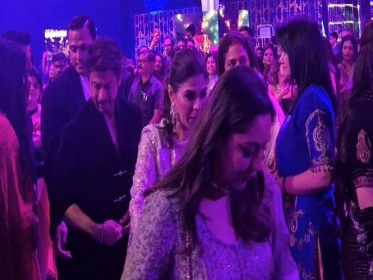 Political Leaders And officials Attend Supriya Sule Daughter Wedding in Mumbai Photos19