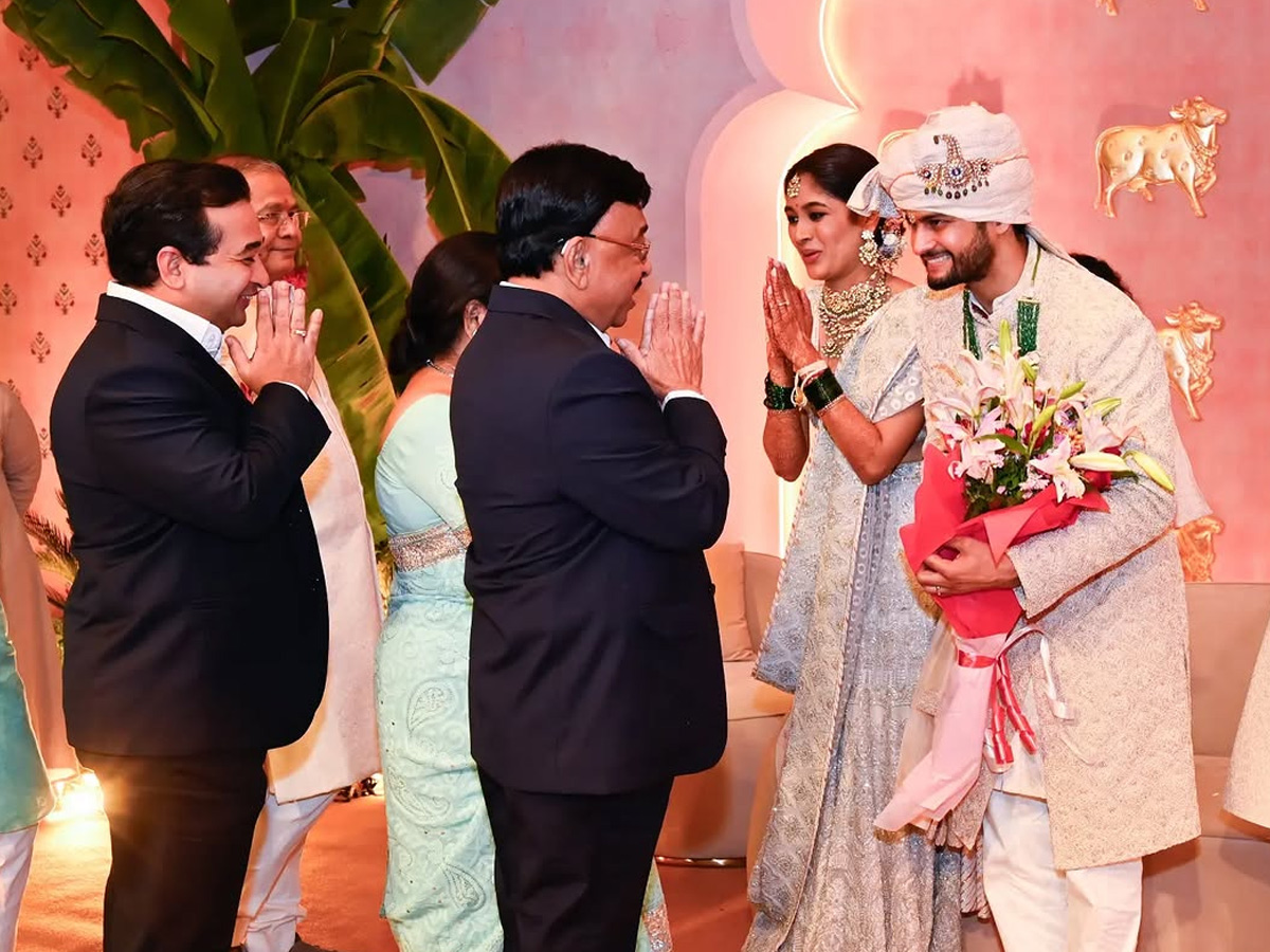 Political Leaders And officials Attend Supriya Sule Daughter Wedding in Mumbai Photos21