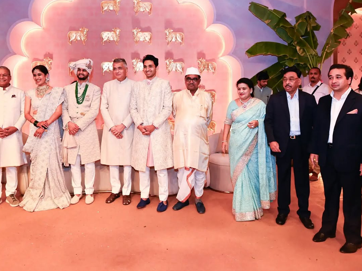 Political Leaders And officials Attend Supriya Sule Daughter Wedding in Mumbai Photos22