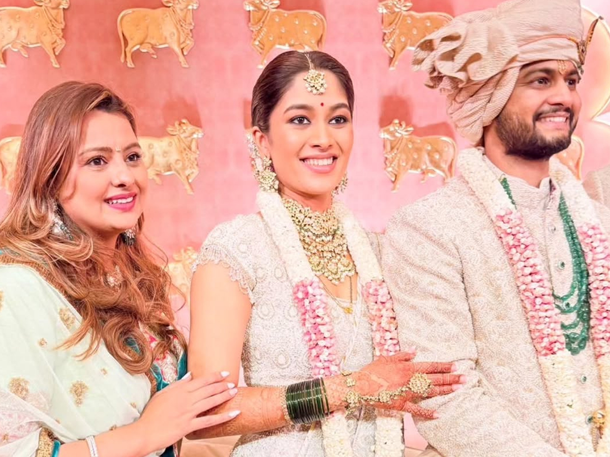 Political Leaders And officials Attend Supriya Sule Daughter Wedding in Mumbai Photos5