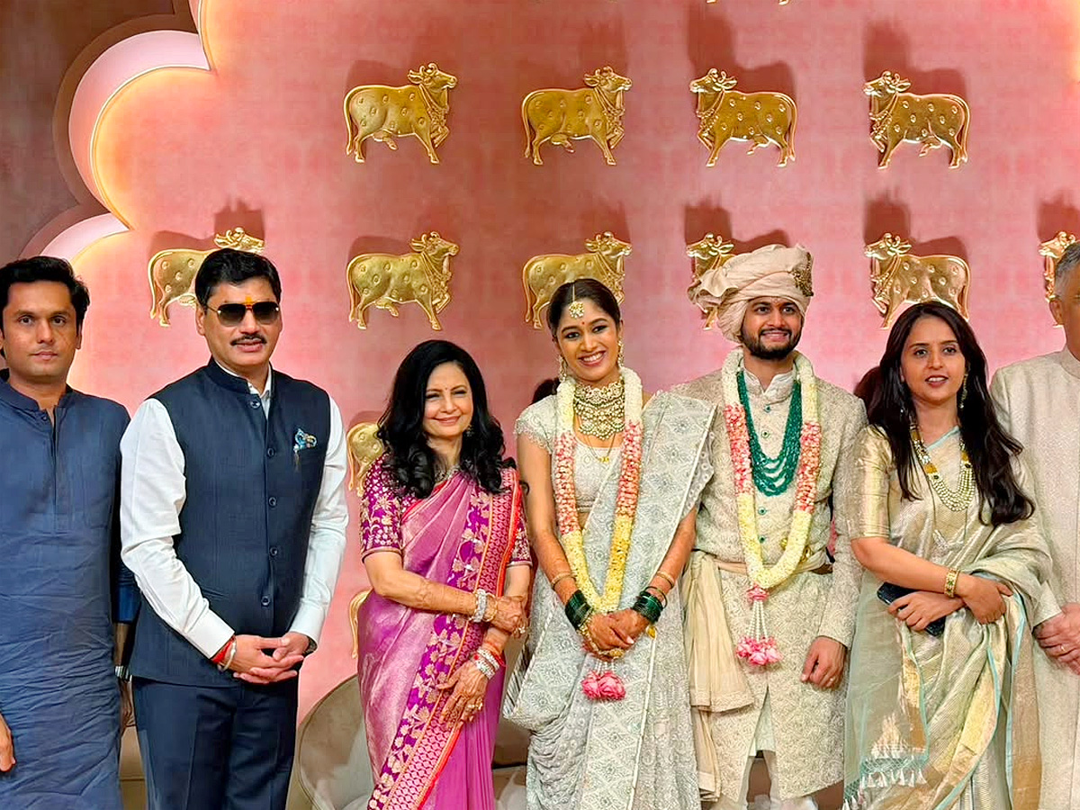 Political Leaders And officials Attend Supriya Sule Daughter Wedding in Mumbai Photos8
