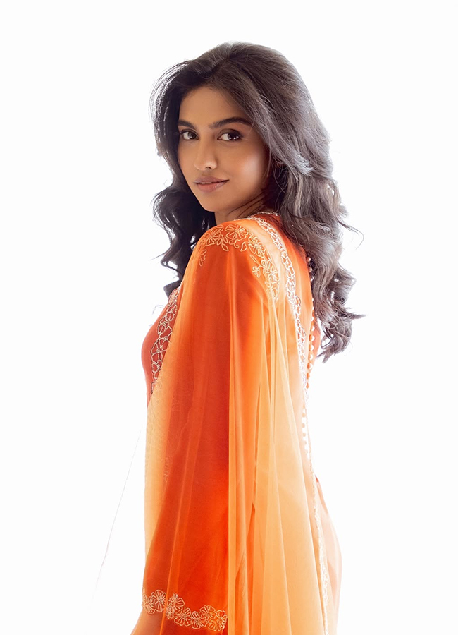 Actress Mamitha Baiju Birthday Special Photos11