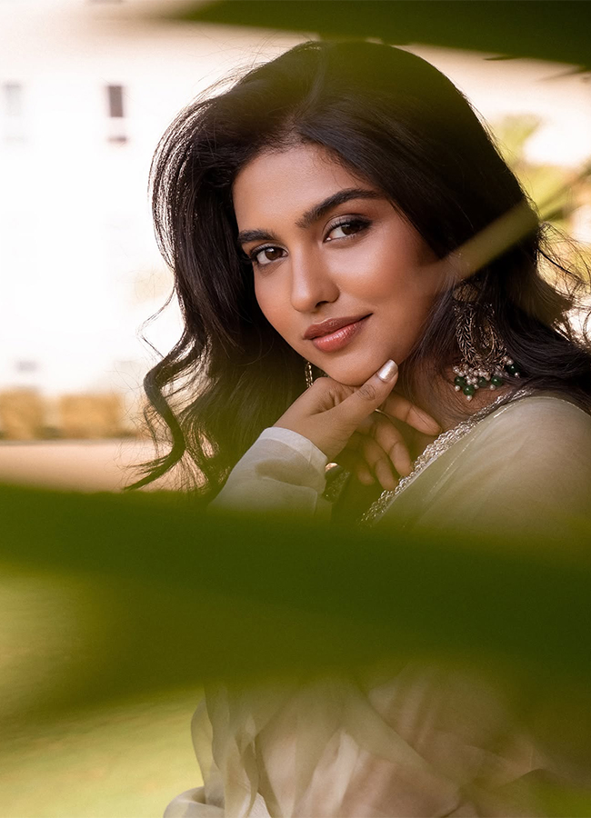 Actress Mamitha Baiju Birthday Special Photos12