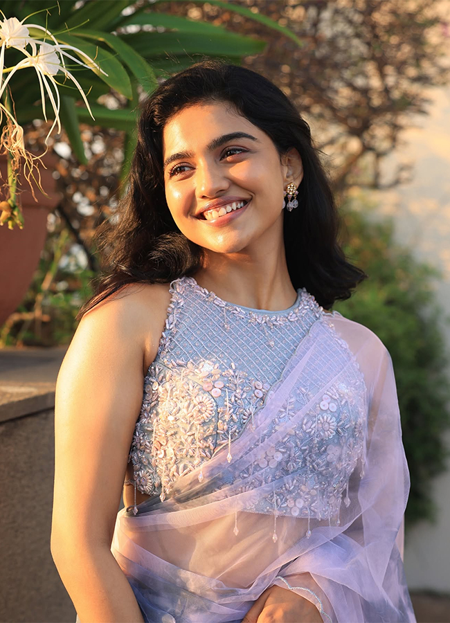 Actress Mamitha Baiju Birthday Special Photos13