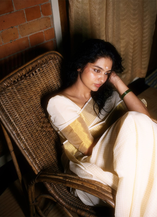 Actress Mamitha Baiju Birthday Special Photos14