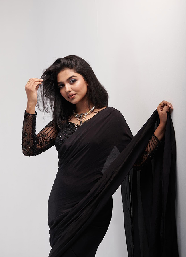 Actress Mamitha Baiju Birthday Special Photos24