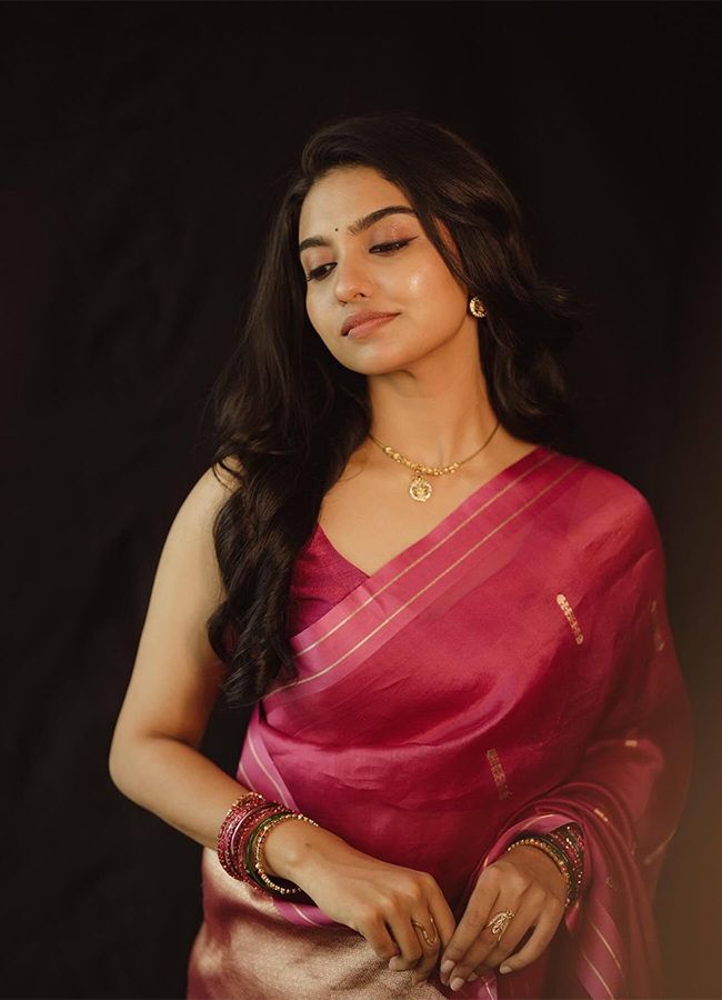 Actress Mamitha Baiju Birthday Special Photos6