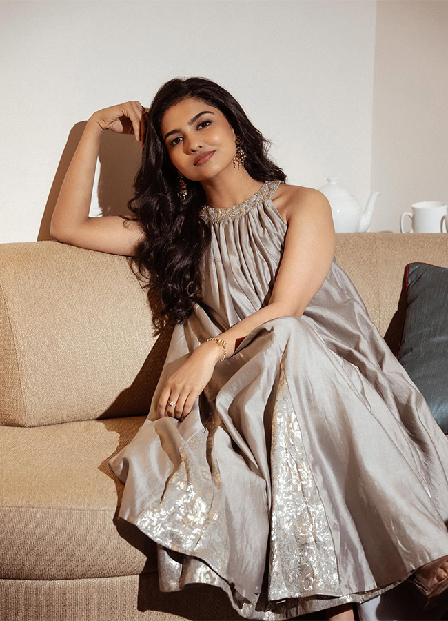 Actress Mamitha Baiju Birthday Special Photos9